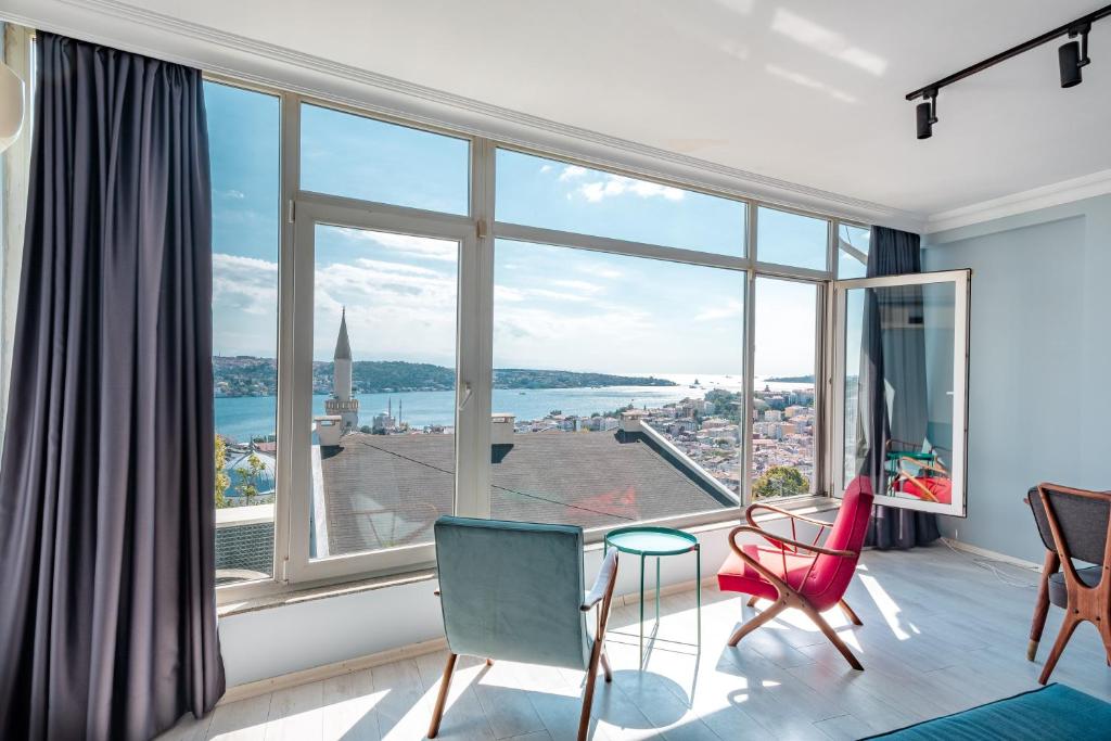 Buying Property in Istanbul for Retirement: Pros and Cons