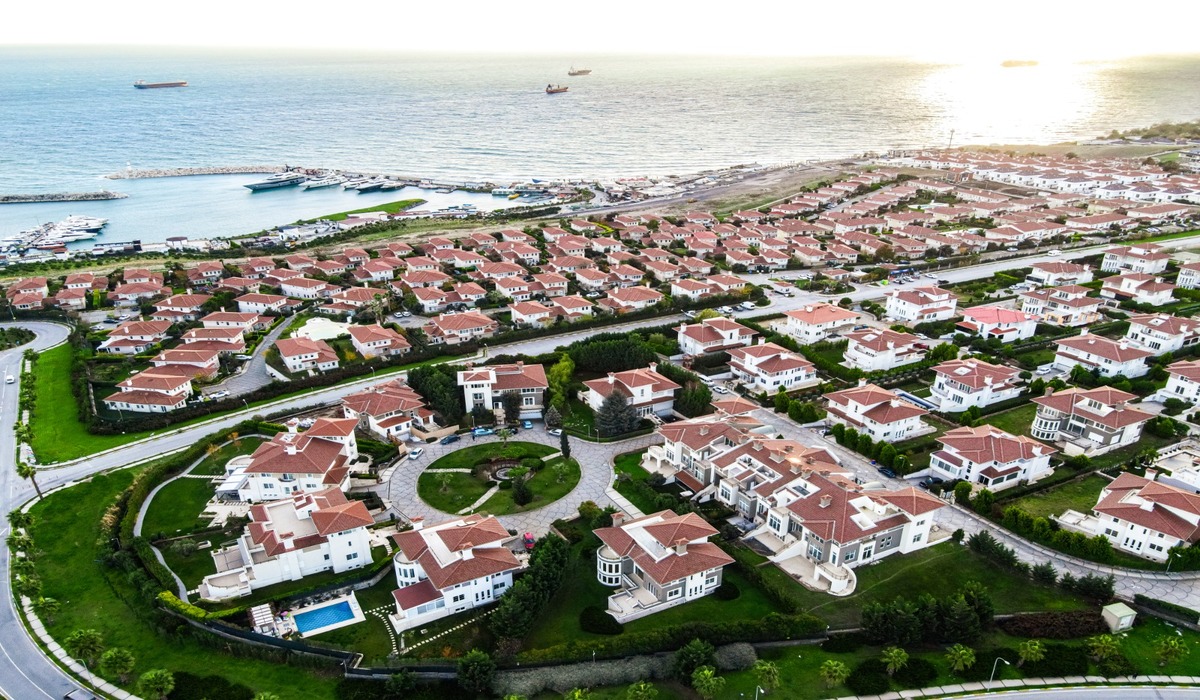 Reside in an elite family residence